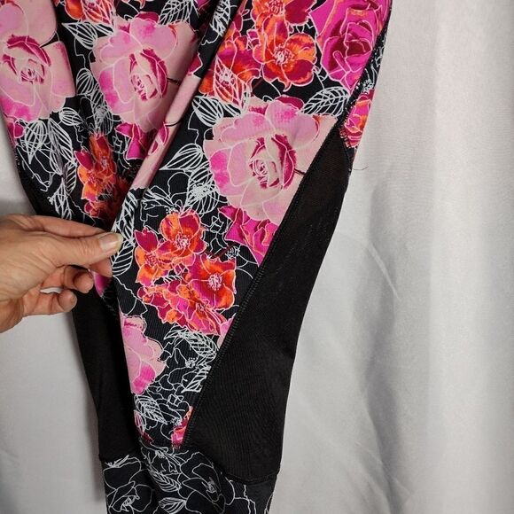 Danskins capris - Picture 3 of 8